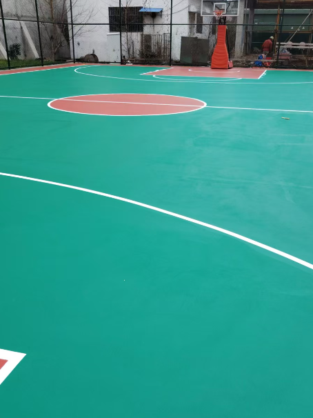 凭祥 球场长期使用易出现地面开裂
